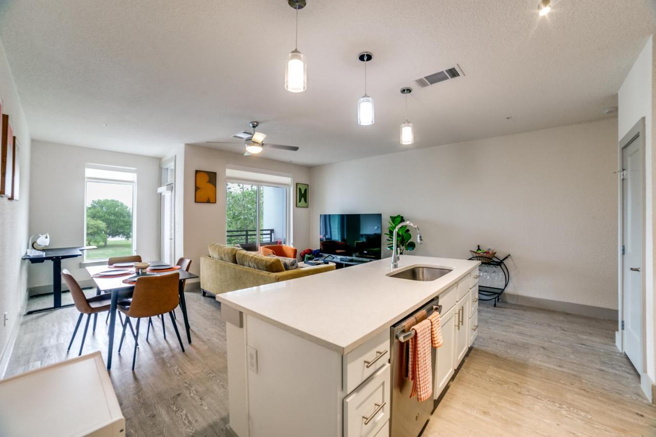 Downtown Apartment With Riverwalk Views Free Parking Pet Friendly Centrally Located On The Riverwalk San Antonio Exterior foto